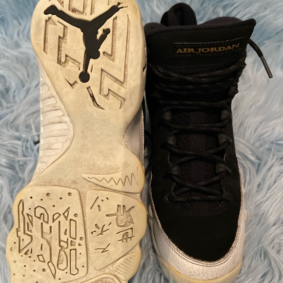 Sneakers - Picture 3 of 3